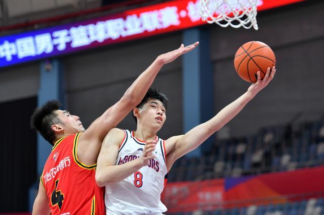 球探体育比分网-最佳星锐崔永熙逆转林葳 最佳外援琼斯实至名归